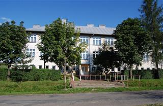 Szkoła w Głojscach