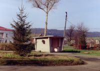 Przystanek i klomb w Głojscach 1998 r.